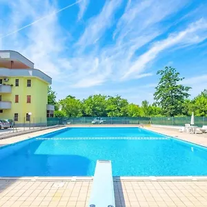 La Dolce - With Shared Pool And Large Terrace Apartment
